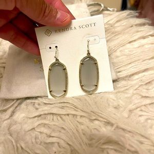 Kendra Scott drop earrings